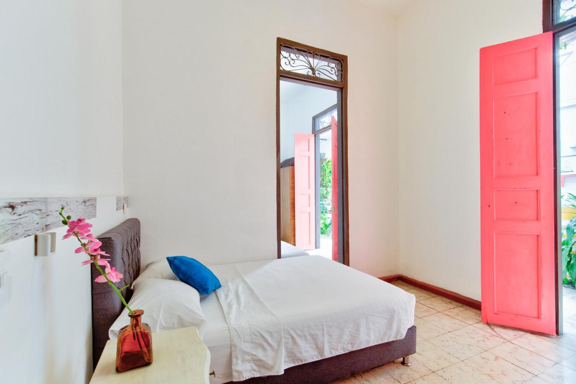 Casa Blanca San Antonio Hostal Boutique Cali Exteriör bild
