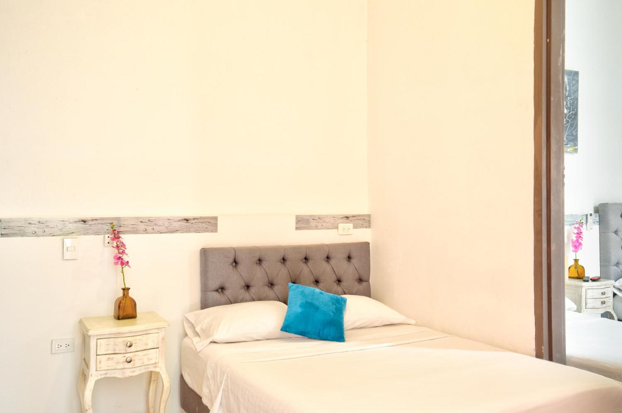 Casa Blanca San Antonio Hostal Boutique Cali Exteriör bild